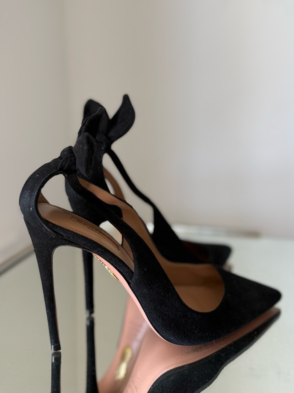 Like New AQUAZZURA Deneuve Bow Tie 105 suede pumps 40 $980 - Picture 10 of 13